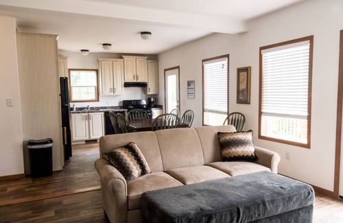 Canastota House | Oneida Lake, Lake House 1 acre lot, lots of parking