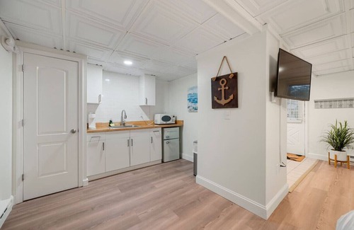 Sylvan Beach Apartment | `Oneida Landing`-Queen+Pull Out