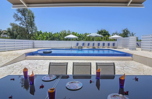 Pegeia House | Oniros 2 Villa with private swimming pool in the Sea Caves