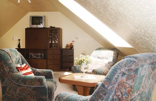 Selchow Apartment | Only 45 km from Berlin, in the middle of a wooded and watery area on the shores of Lake Storkow, the