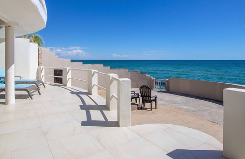 Las Conchas House | ONLY 5 STAR RATINGS! Spotlessly clean. BEACHFRONT. Private. IMMACULATE. Quiet!