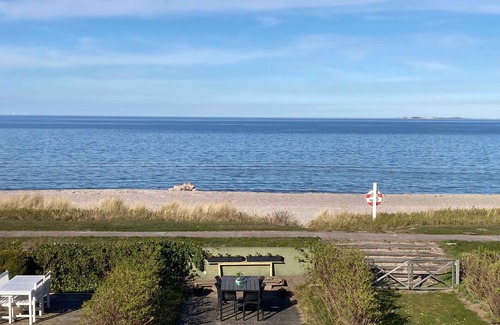Hasmark Strand House | Only 50 meters to the beach. Enjoy being awakened by gentle waves.