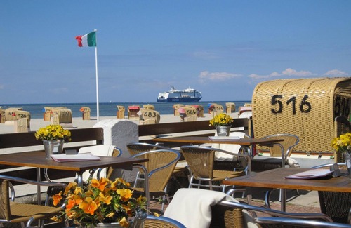 Laboe Apartment | Only a few steps to the marina and the town center