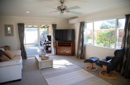 Papamoa Beach Villa | Only a short stroll to the beach and the shops