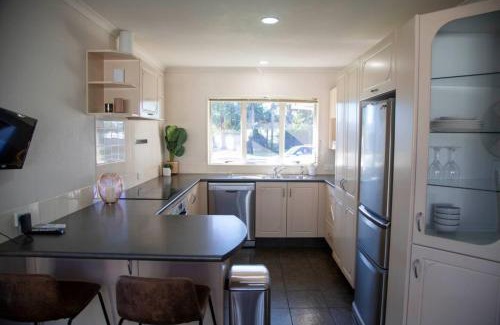 Papamoa Beach Villa | Only a short stroll to the beach and the shops
