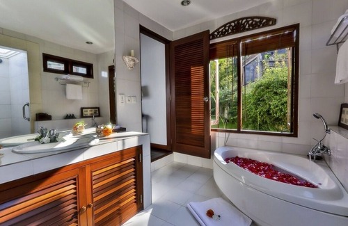 Candi Dasa Villa | Only the Sound of Waves