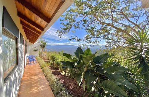 Garabito House | Only to be rented as an extra room