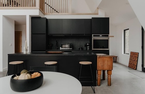 Round Top Cabin | Onyx A Frame - Secluded Mountain Escape