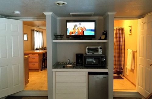 Roscommon House | Open All Year. Ausable River Access. Newly Remodeled!