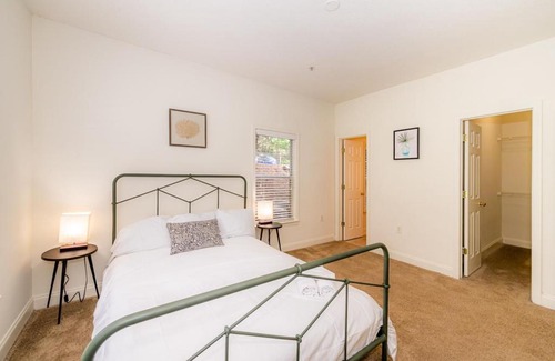 Wendover - Sedgewood Apartment | Open and Brilliant 2BR with Balcony and Gym