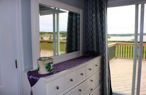 Clinton House | Open Concept 4 Bedroom Cottage Overlooking The Southwest River