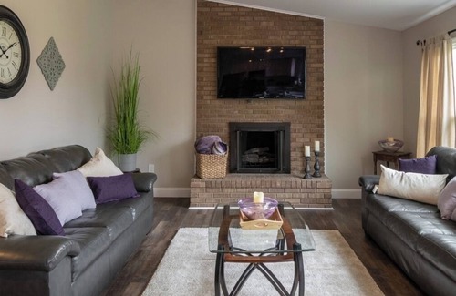 Warren House | Open Concept Centrally-Located in Metro Detroit