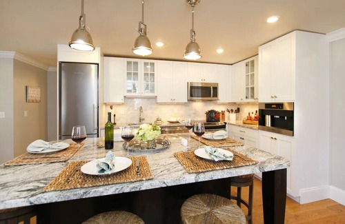 Yachting Village Condo | Open Concept w/Fireplace, 5 min to Mansions
