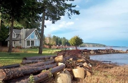 Union Bay House | Open Design West Coast Home on 1600 Feet of Private Waterfront