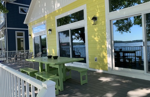 North Webster House | OPEN HOUSE SEPT. 29! Beautiful Lakefront Home - Flexible Renting October-May