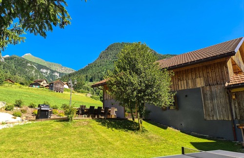 Le Petit-Bornand-les-Glieres Bed & Breakfast | Open Living Hôtel & Spa - Chalet Avec Jacuzzi, Sauna, Hammam, Billard