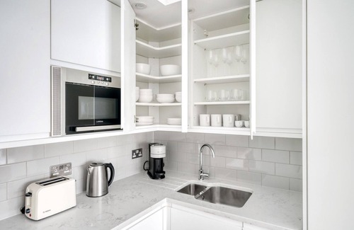 Bishop's Apartment | Open plan Waterloo, 1BR, New build, terrace, by Blueground