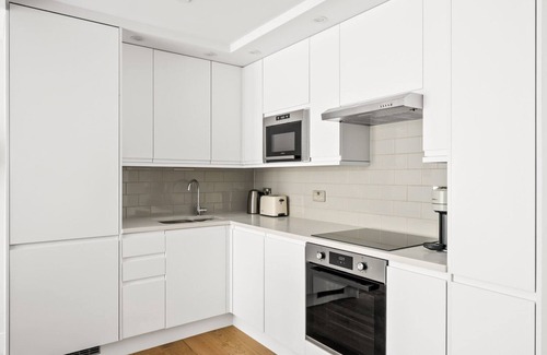 Bishop's Apartment | Open plan Waterloo, 2BR, New build, terrace, by Blueground