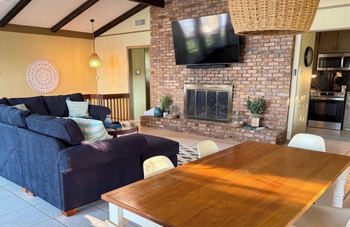 Seven Points House | Open Water - Charming 3-bedroom house on Cedar Creek Lake
