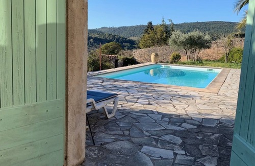 Ampus Villa | Open window on Provence