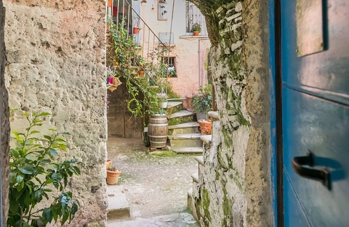 Mazzano Romano House | Opera Suites - The Path to Happiness