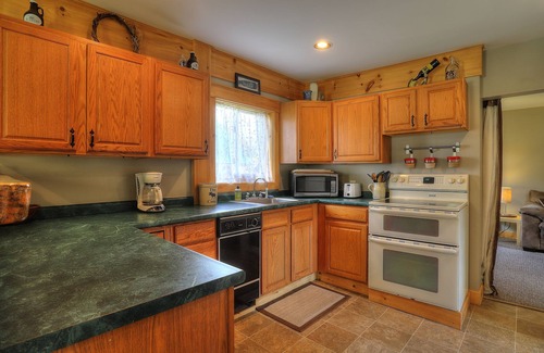 Oquossoc House | Oquossoc Camp - Great in-town Oquossoc location - walk to OG and Portage!