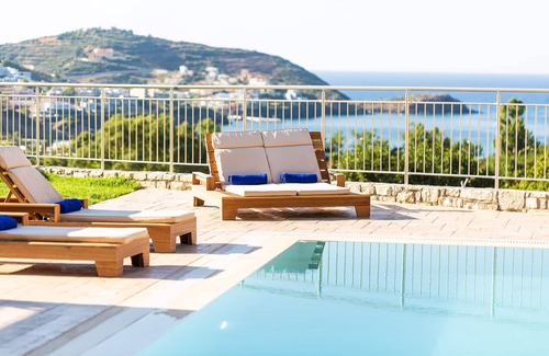 Bali Villa | Oraia Eleni Villa, with Pool, BBQ, Playground & SeaViews
