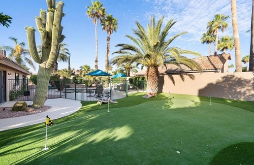 Paradise Valley Village House | Oraibi Oasis-A Phoenix Paradise- Pool, Spa, Putting Green, EV Charger