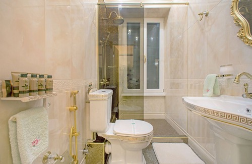Verona City Centre Apartment | Orange blossom 2 bedrooms - luxury apartments just a step away from the Arena