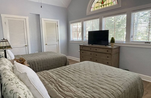 Steinhatchee Cottage | Orange Blossom Cottage with Creekside Gazebo!