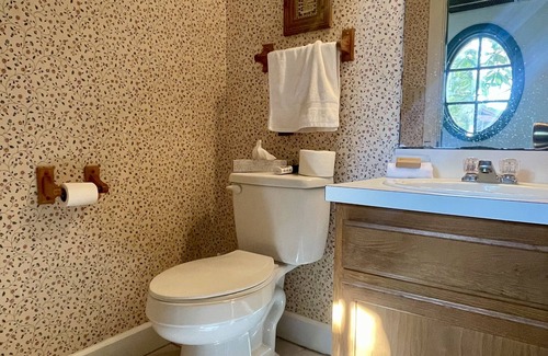 Steinhatchee Cottage | Orange Blossom Cottage with Creekside Gazebo!