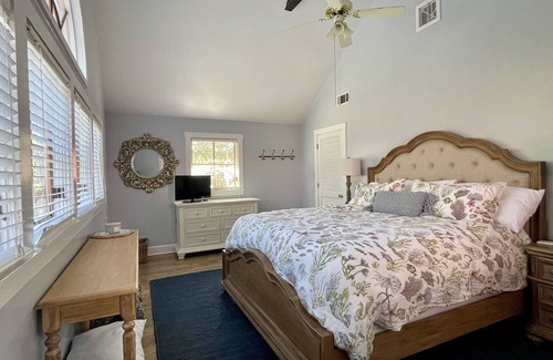 Steinhatchee Cottage | Orange Blossom Cottage with Creekside Gazebo!