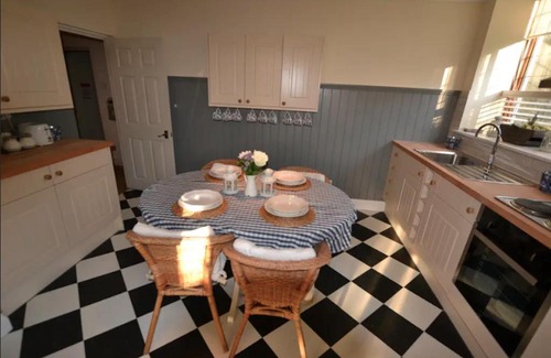 Maldon Apartment | Orange Blossom Osea Island Escape for 6