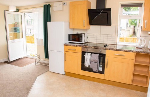 Stroud Apartment | Orange Lilly in Stroud by Golden Valley