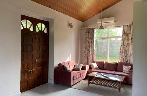 Taoru House | Orchard At Sarai - Private cottage, Large lawn, & Pet friendly