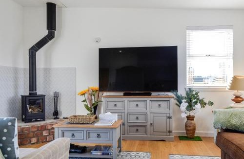 Laurencekirk House | Orchard Chalet