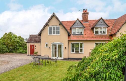 Wollerton House | Orchard Cottage