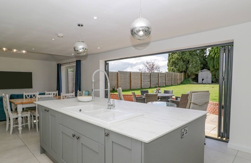 Woolhope Cottage | ORCHARD GARDENS, pet friendly, with a garden in Fownhope