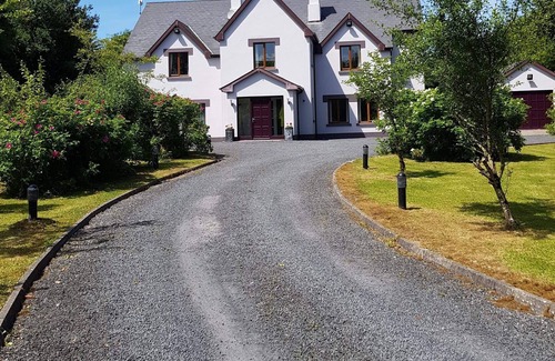 Ballyvaughan House | Orchard House, Ballyvaughan - Deluxe Holiday home on on the Wild Atlantic Way.