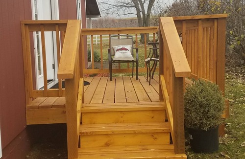 Talent Apartment | ORCHARD SUITE - Private, Safe & Comfortable Getaway! Hot tub, Pet friendly