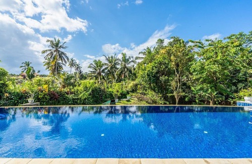 Melayang Villa | Orchid Villa - Three Bedroom Villa, Sleeps 6