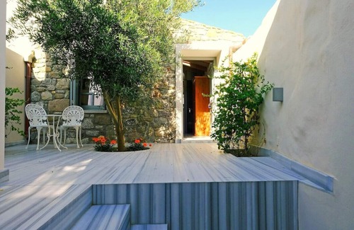 Myrina Apartment | Oregano Room - Limnos Experience