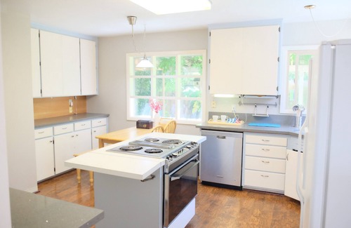 North Gresham House | Oregon Jade Lodging: Portland Suburban Ranch Style EV charger