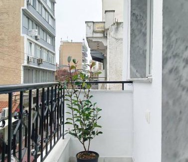 Drama Apartment | Orelia