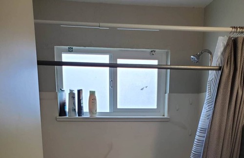 Orem House | Orem duplex*King Bed* no stairs fast wifi