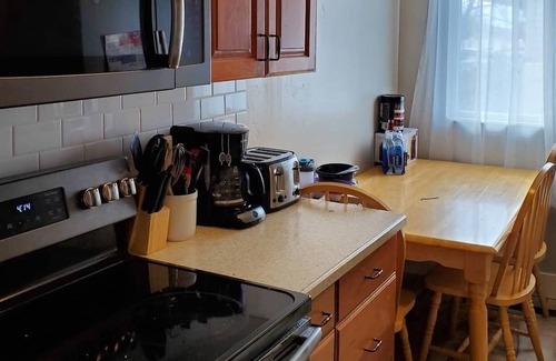 Orem House | Orem duplex*King Bed* no stairs fast wifi