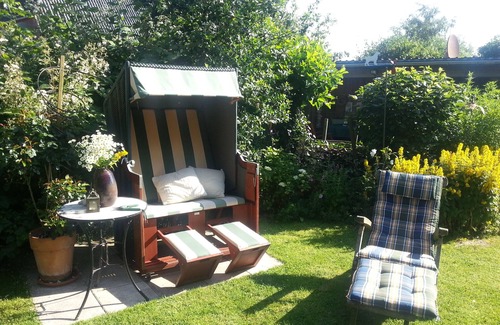 Osterhever House | Organic holiday home, idyllic garden. For you alone!
