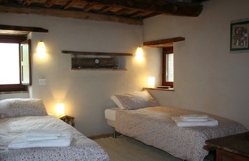 Tolentino Other | Organic vineyard/olive farmhouse with superb views of the Mountains/valley