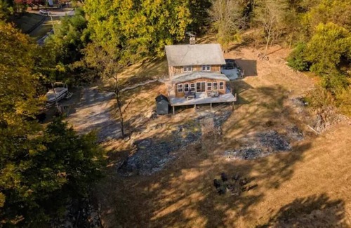 Hardin County Cabin | Original 1926 Log Cabin Overlooking Ohio River