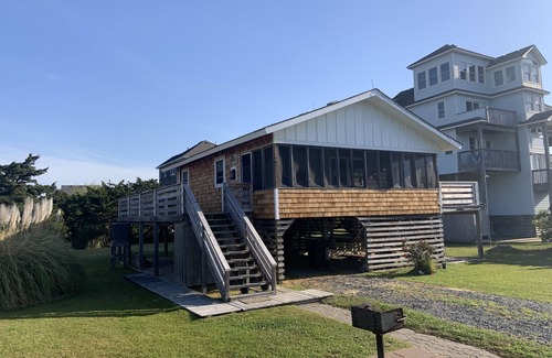 Salvo Cottage | Original Hatteras Beach Box! Family-owned & loved; flexible check-in/out days!n